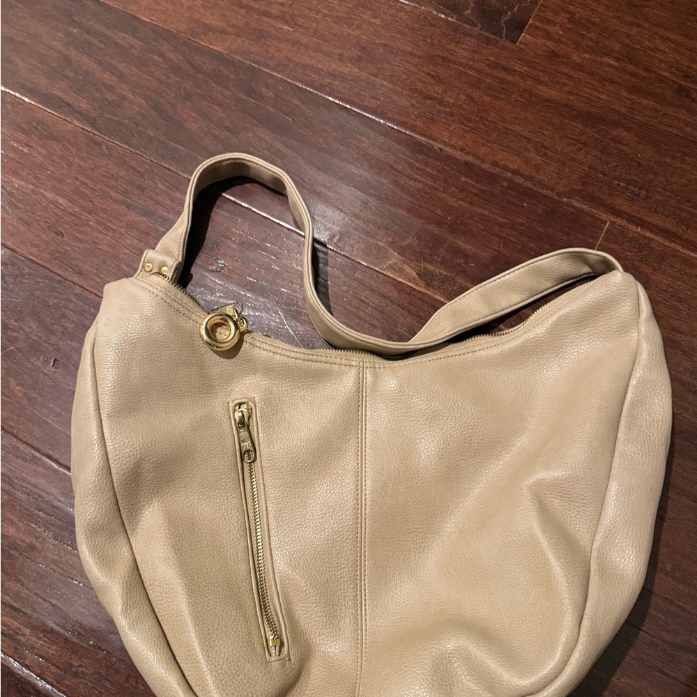 Elegant Tan Leather Shoulder Bag
